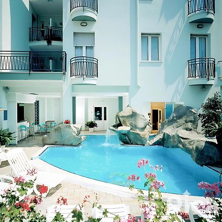 Residence Le Vele Cattolica Extérieur photo