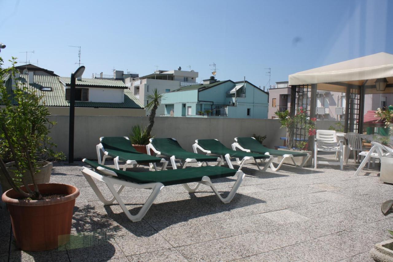 Residence Le Vele Cattolica Extérieur photo