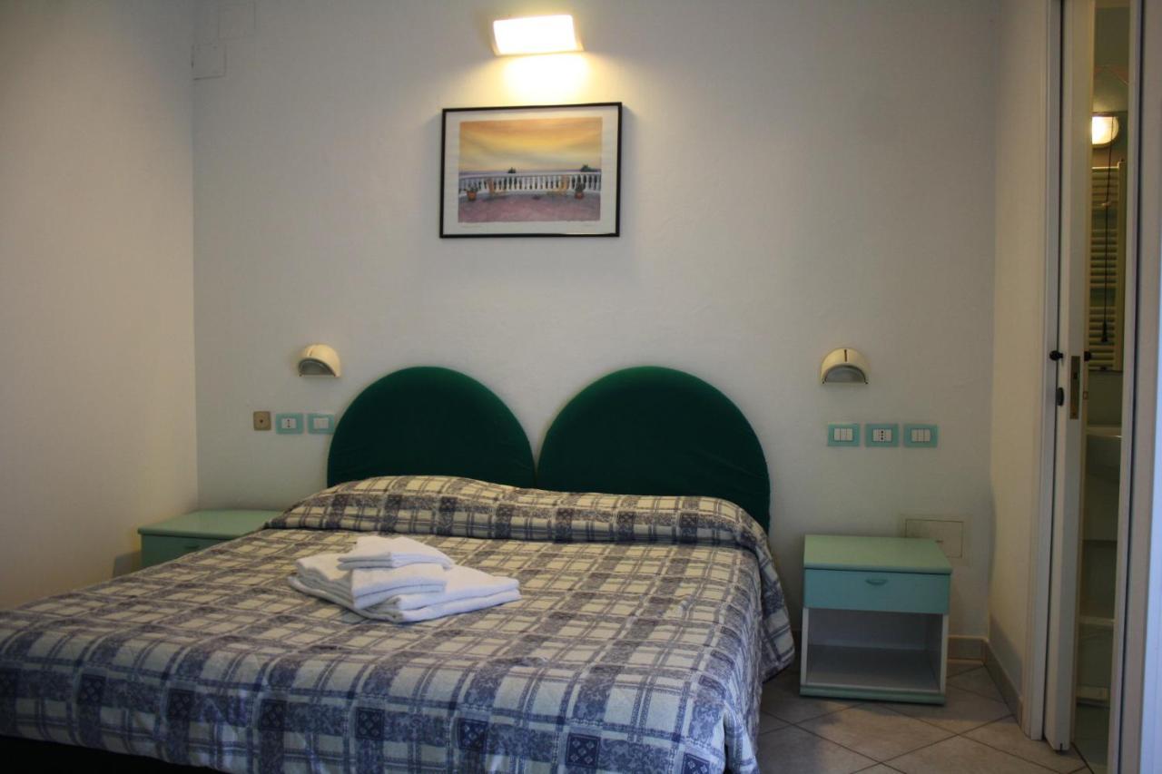 Residence Le Vele Cattolica Extérieur photo